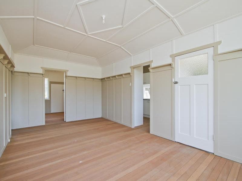 235 Benowa Road, Benowa QLD 4217