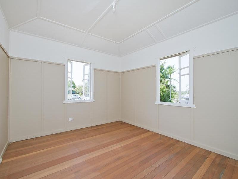 235 Benowa Road, Benowa QLD 4217