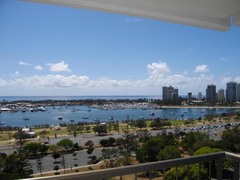 15E/10 ‘Huntington Apartments’ Marine Parade, Southport QLD 4215