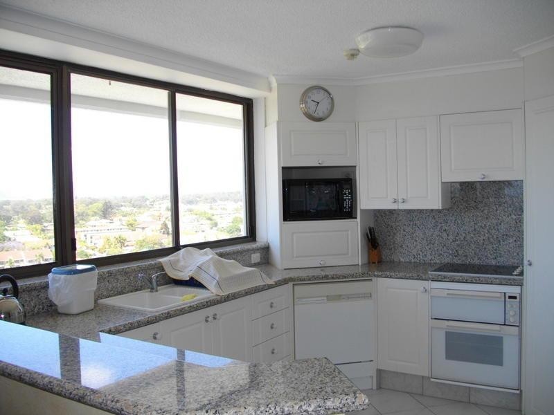 15E/10 ‘Huntington Apartments’ Marine Parade, Southport QLD 4215
