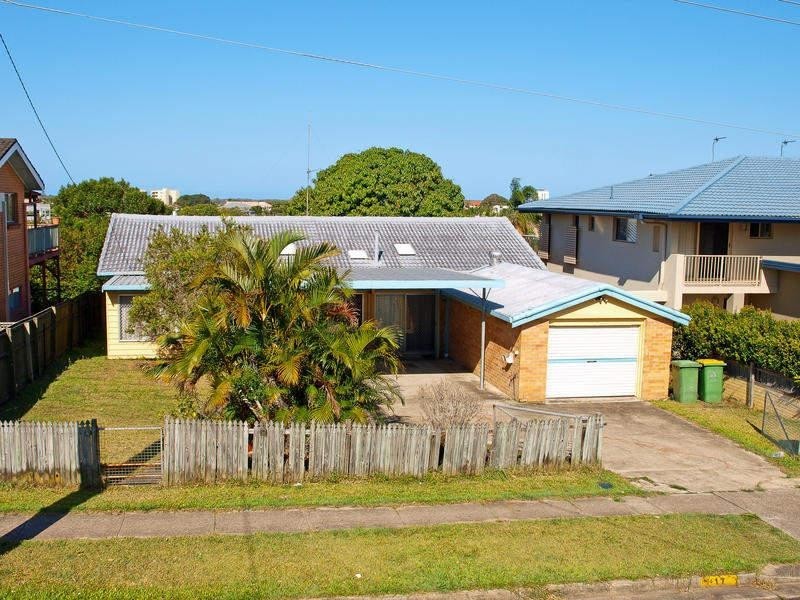 17 Ashbourne Terrace, Biggera Waters QLD 4216
