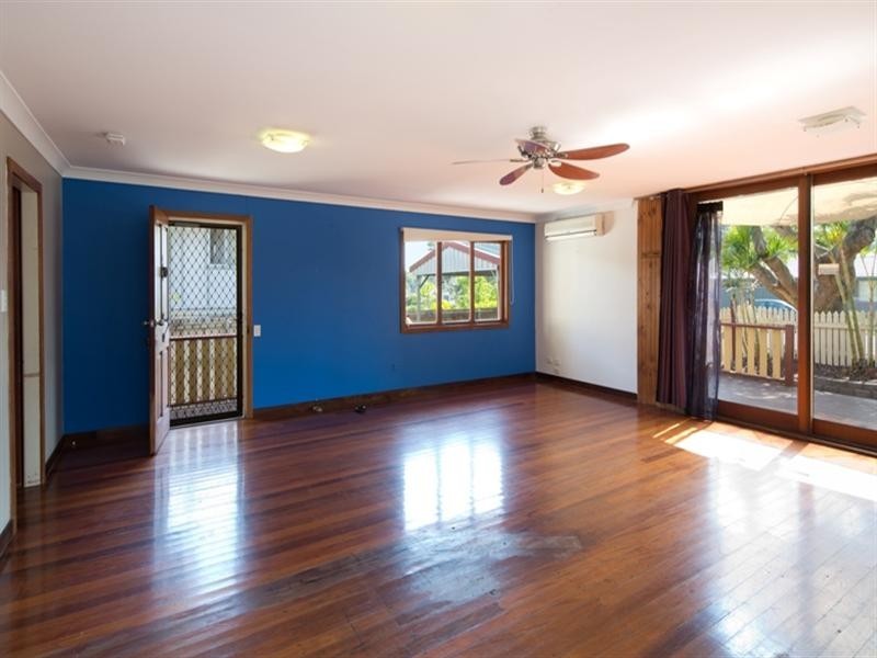 12 Fox Avenue, Southport QLD 4215