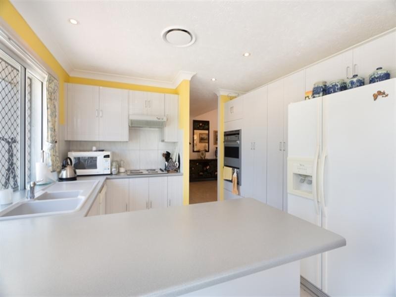 2 Daimler Drive, Bundall QLD 4217
