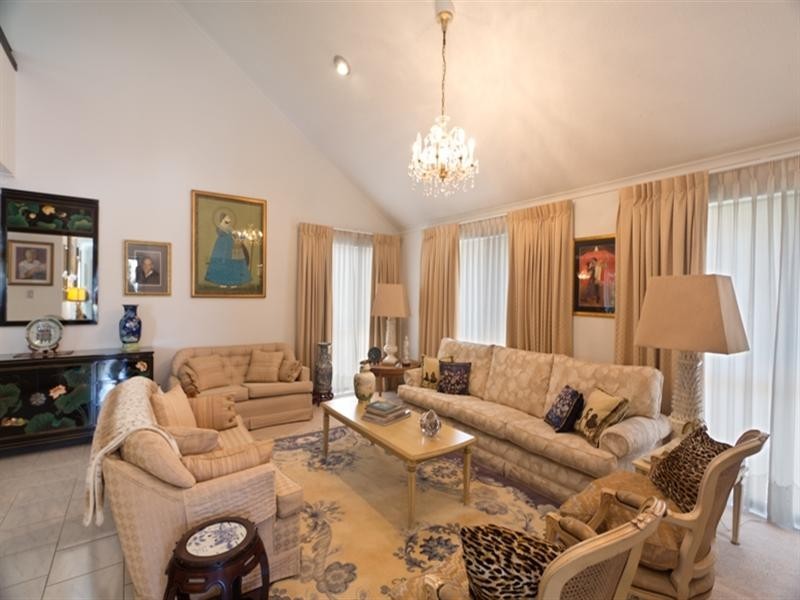 2 Daimler Drive, Bundall QLD 4217