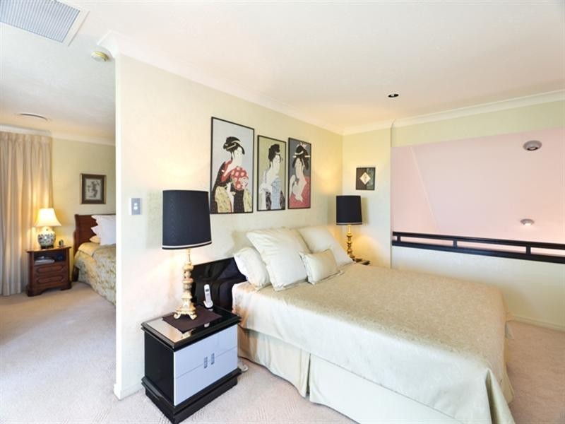 2 Daimler Drive, Bundall QLD 4217