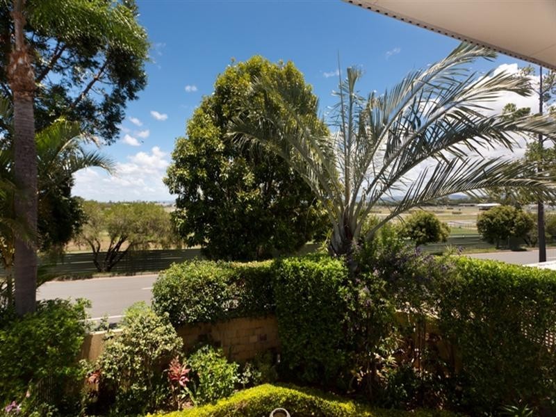2 Daimler Drive, Bundall QLD 4217