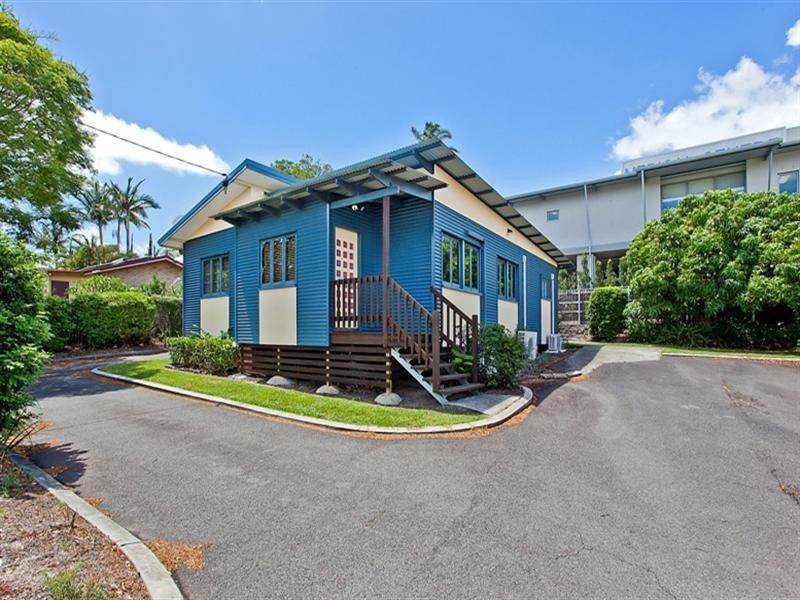 94 Falconer Street, Southport QLD 4215