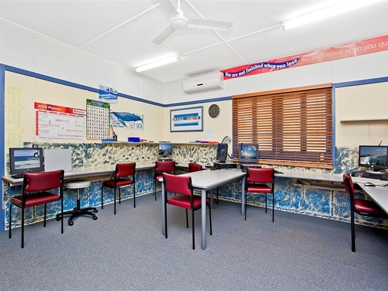 94 Falconer Street, Southport QLD 4215