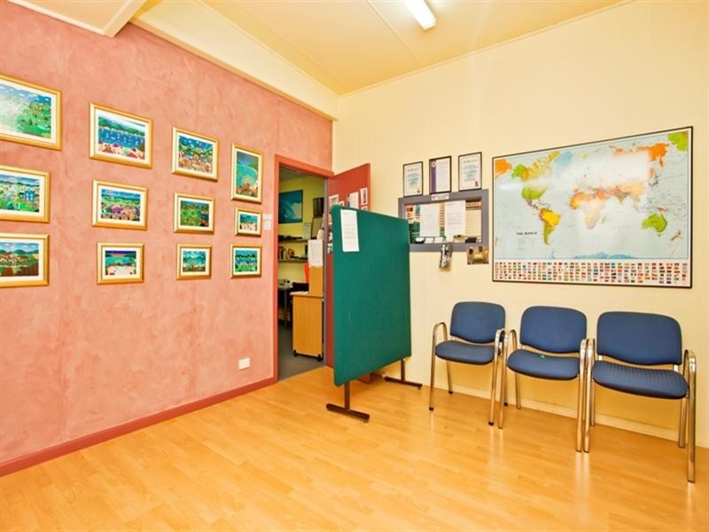 94 Falconer Street, Southport QLD 4215