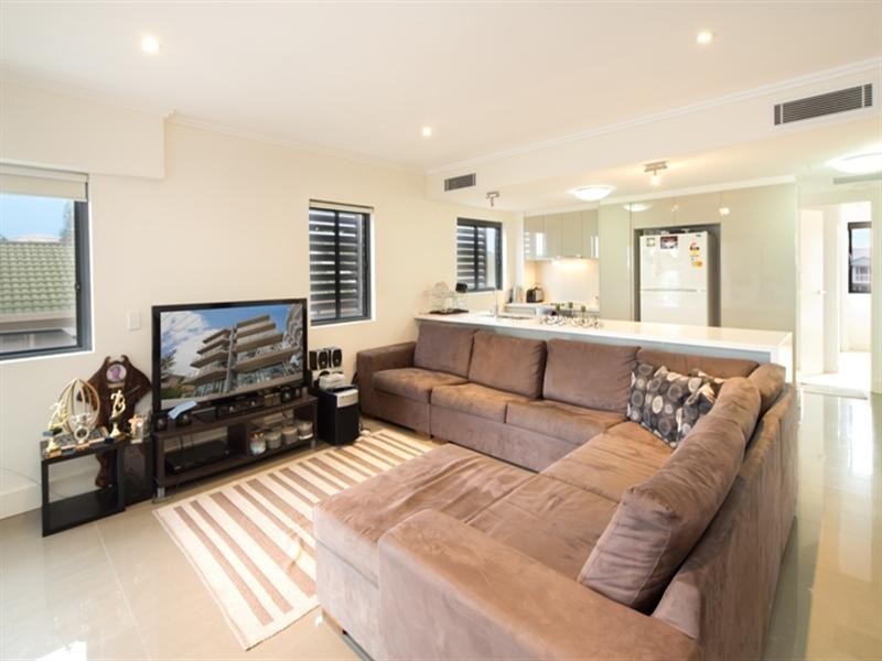 10/508 ‘Shoreline Apartments’, Marine Parade, Biggera Waters QLD 4216