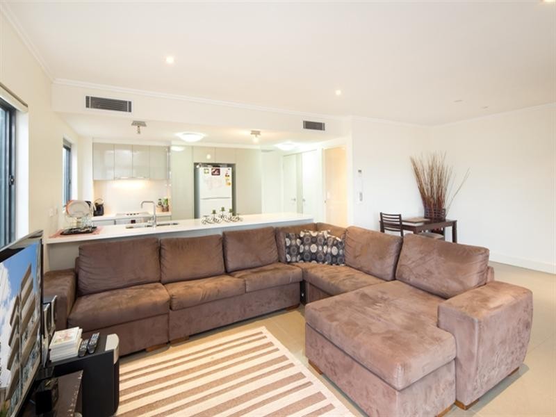 10/508 ‘Shoreline Apartments’, Marine Parade, Biggera Waters QLD 4216