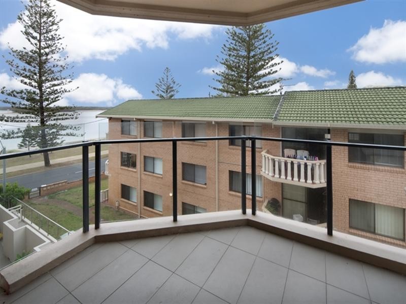 10/508 ‘Shoreline Apartments’, Marine Parade, Biggera Waters QLD 4216