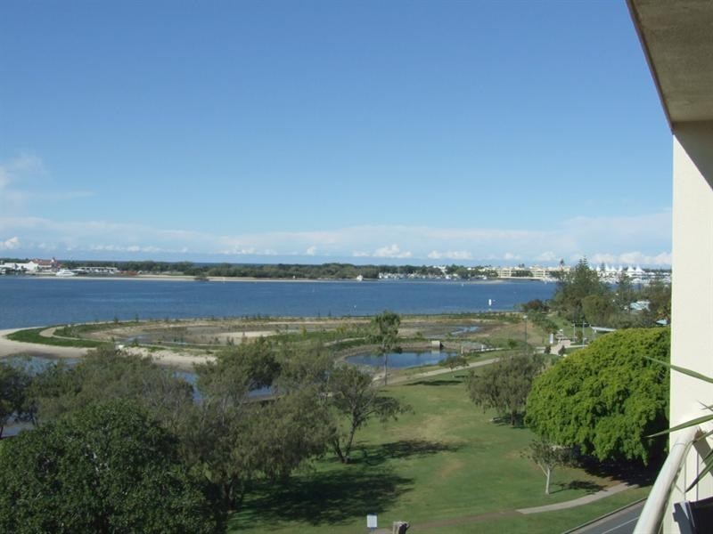 84/106 ‘Le Grande Broadwater’, 106 Marine Parade, Southport QLD 4215
