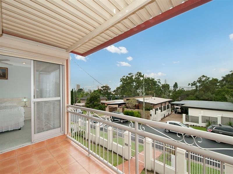 11 Cooper Parade, Southport QLD 4215