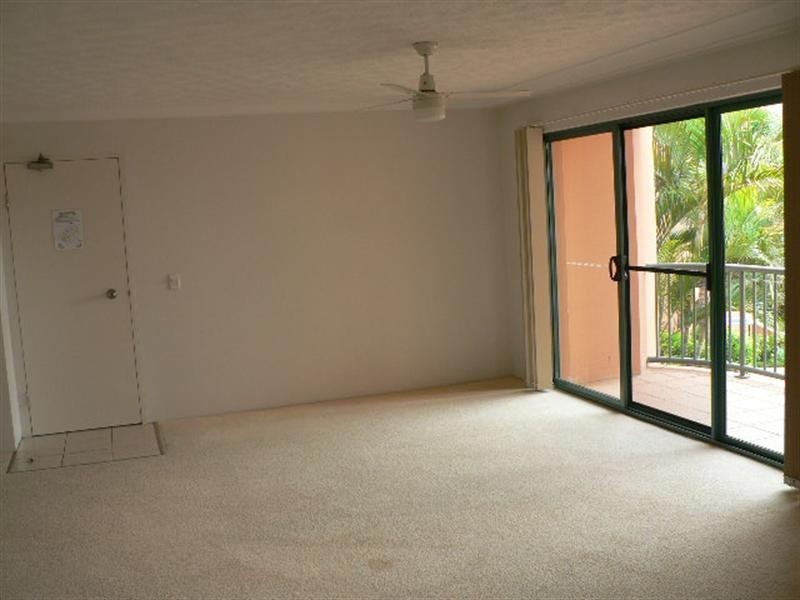 9/12 Gillian Lane, Southport QLD 4215