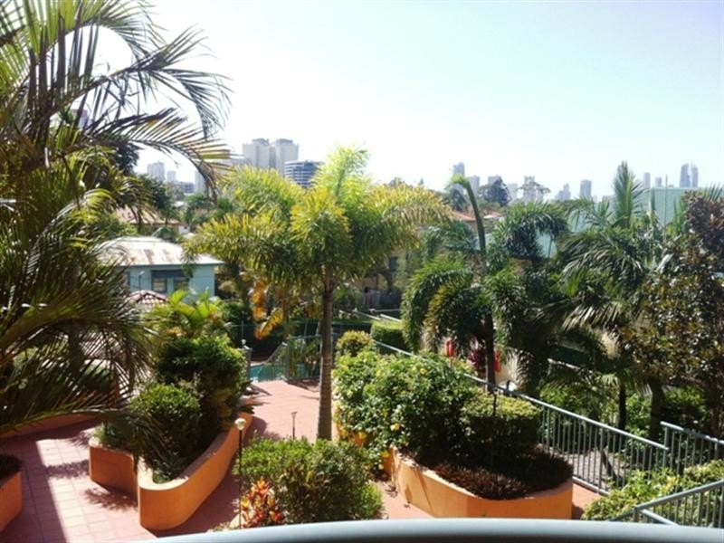 9/12 Gillian Lane, Southport QLD 4215