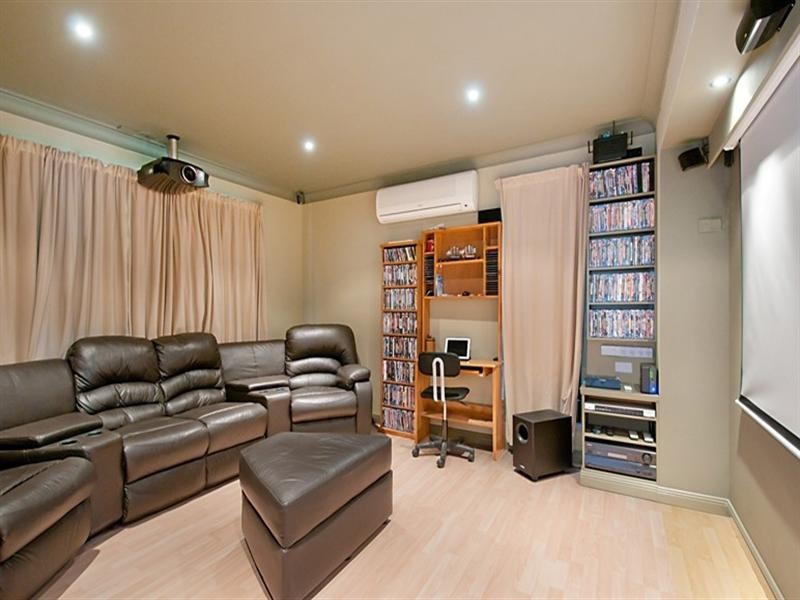 103 Christina Ryan Way, Arundel QLD 4214