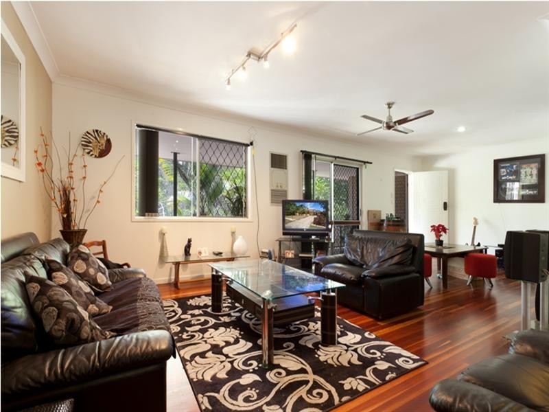 30 Nyora Street, Southport QLD 4215