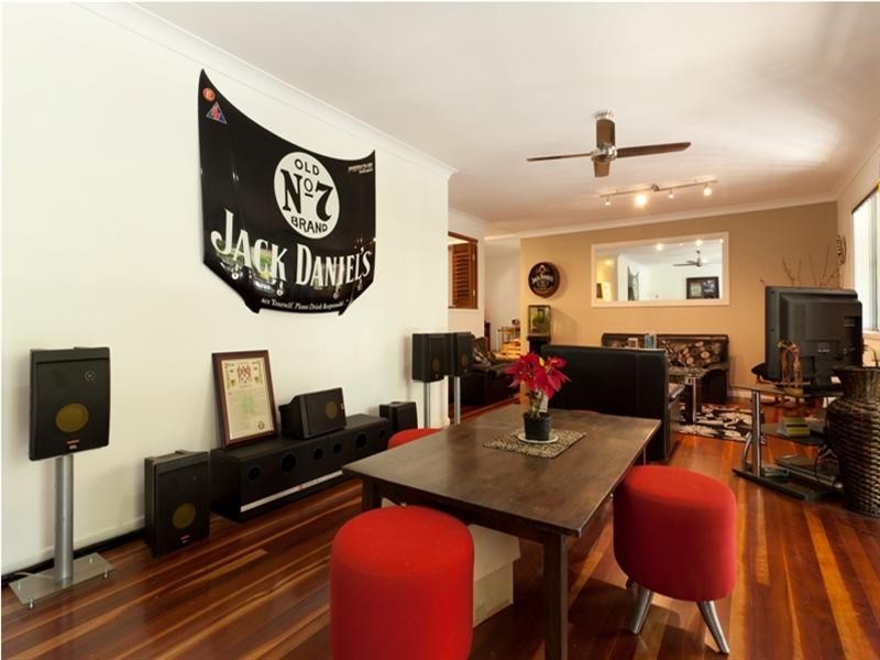 30 Nyora Street, Southport QLD 4215