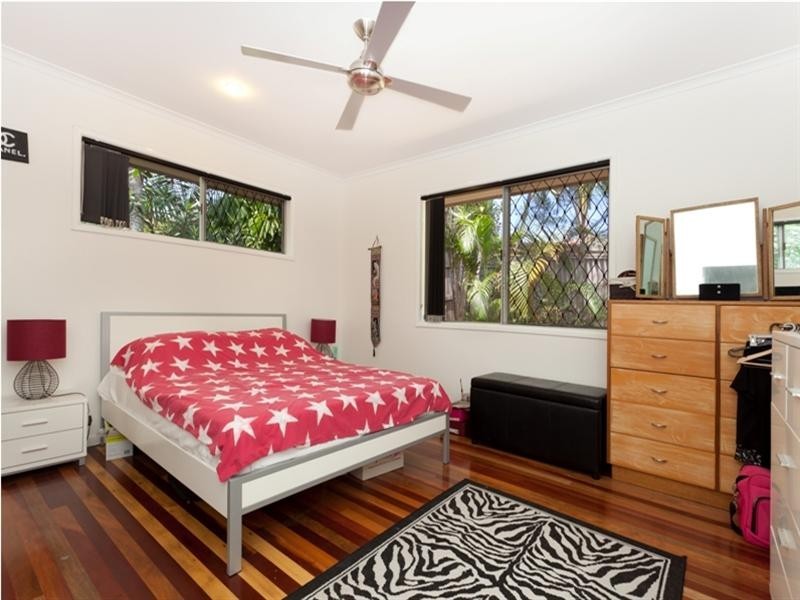 30 Nyora Street, Southport QLD 4215