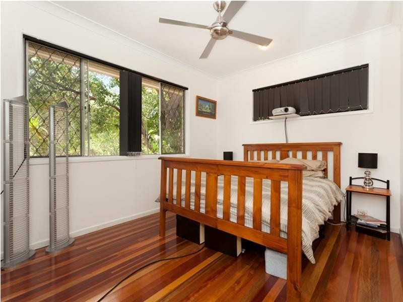 30 Nyora Street, Southport QLD 4215