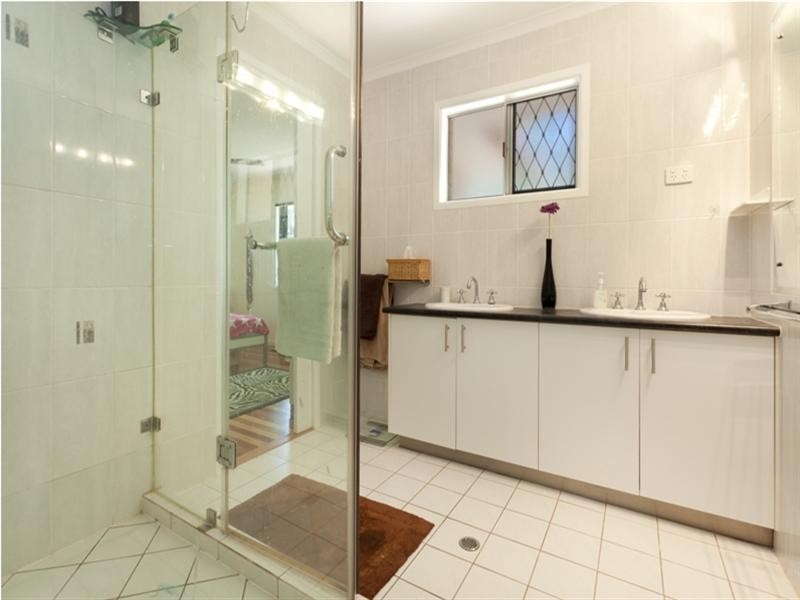 30 Nyora Street, Southport QLD 4215