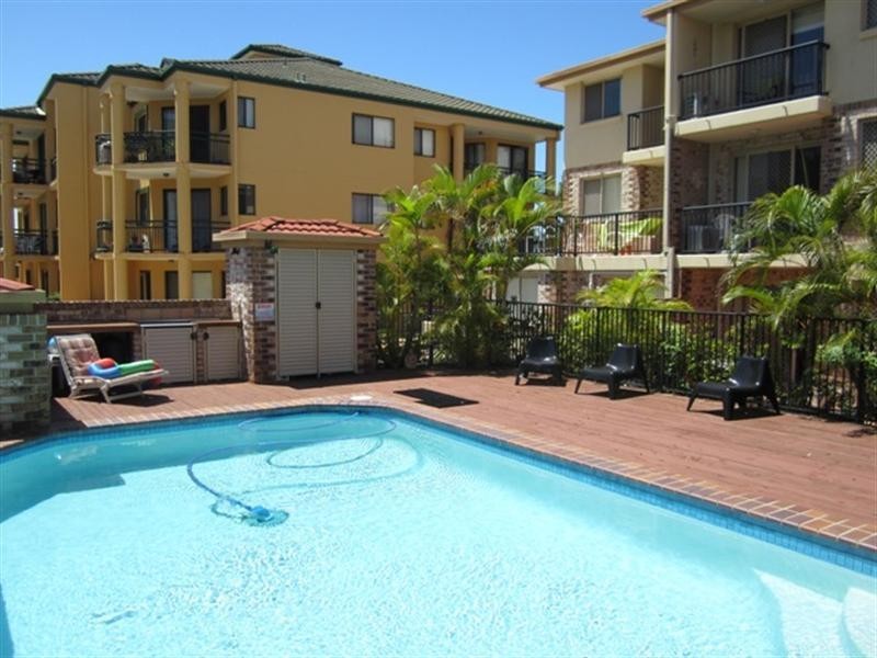 2 Allamanda Residences, 14 Spendelove Avenue, Southport QLD 4215
