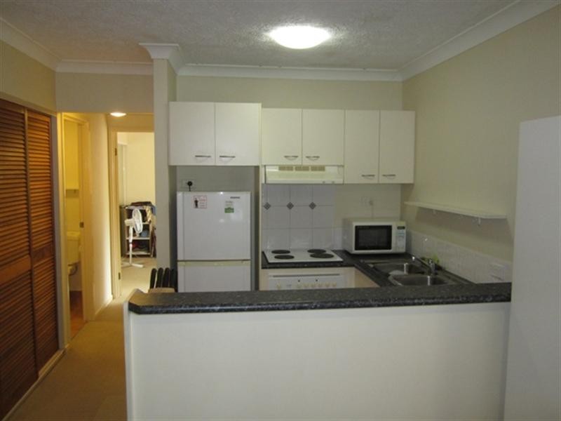 2 Allamanda Residences, 14 Spendelove Avenue, Southport QLD 4215