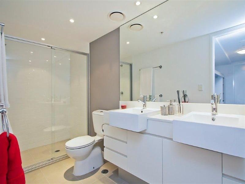32302/9 Lawson Street, Southport QLD 4215