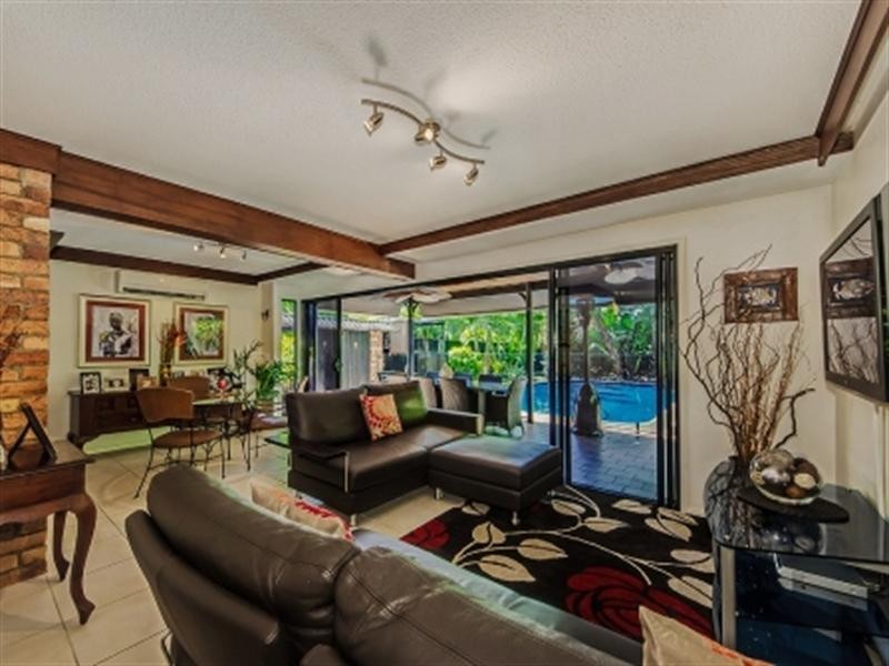 2/7 Dowling Drive, Southport QLD 4215