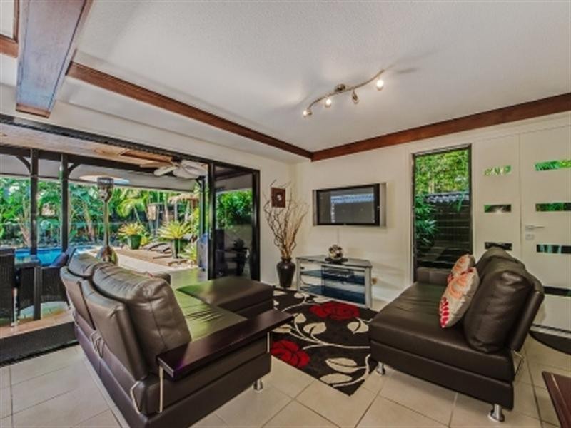 2/7 Dowling Drive, Southport QLD 4215