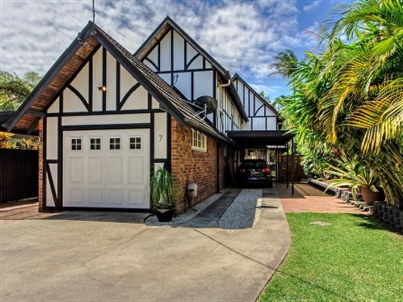 2/7 Dowling Drive, Southport QLD 4215