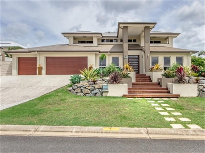 1 Zenith Crescent, Pacific Pines QLD 4211