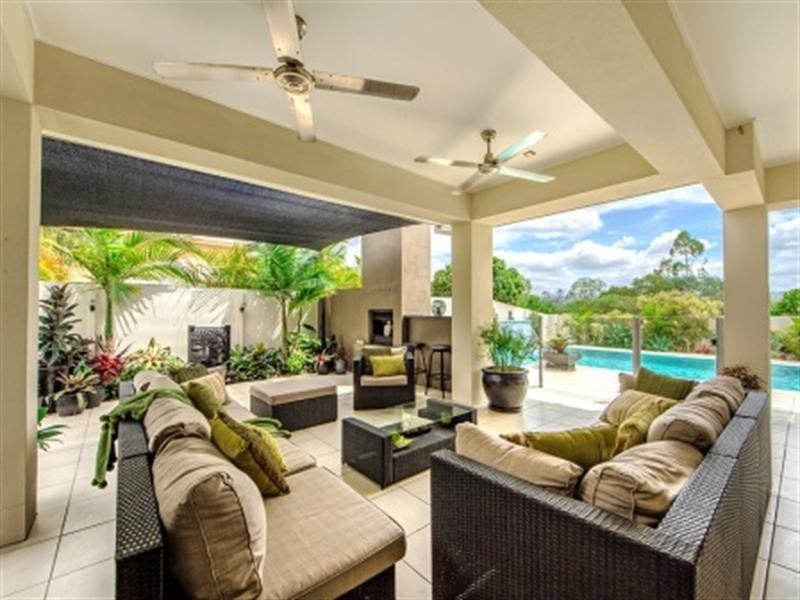 1 Zenith Crescent, Pacific Pines QLD 4211