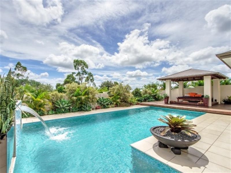 1 Zenith Crescent, Pacific Pines QLD 4211