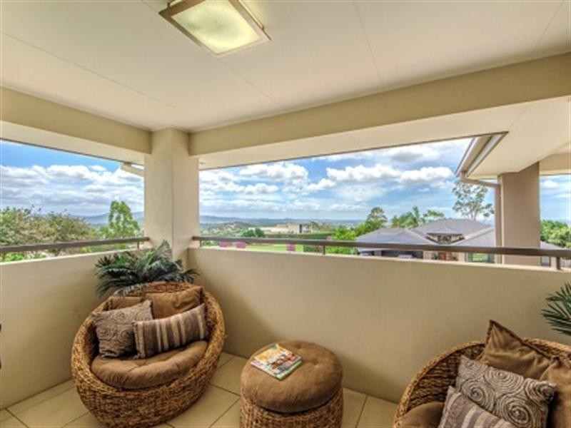 1 Zenith Crescent, Pacific Pines QLD 4211