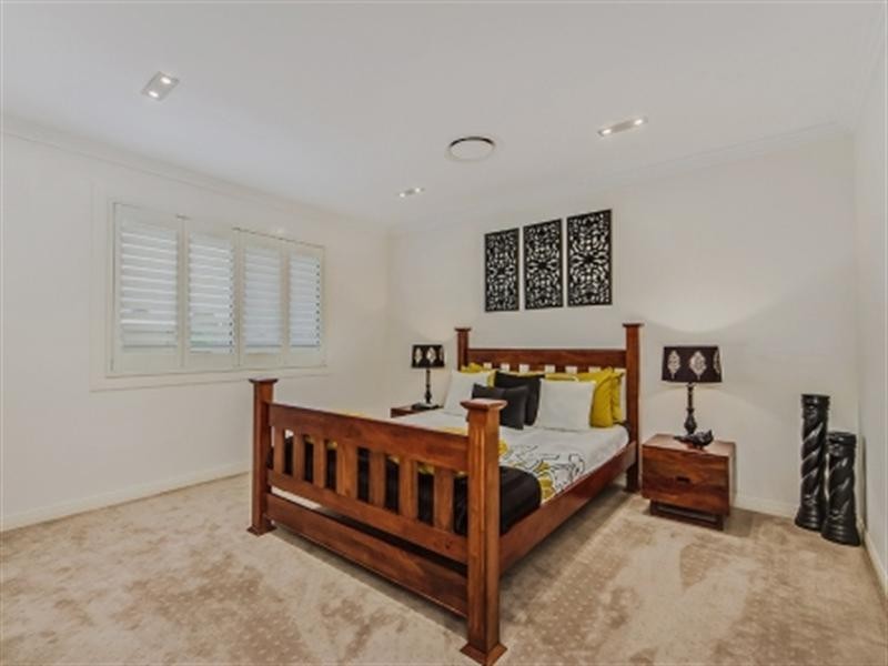 1 Zenith Crescent, Pacific Pines QLD 4211