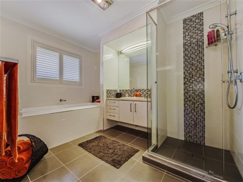 1 Zenith Crescent, Pacific Pines QLD 4211