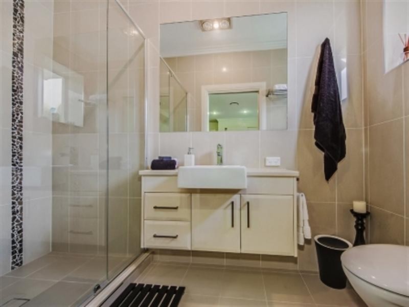 1 Zenith Crescent, Pacific Pines QLD 4211