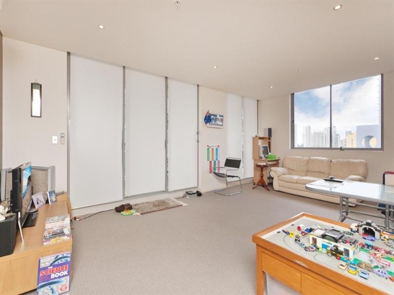 412/3 Como Crescent, Southport QLD 4215