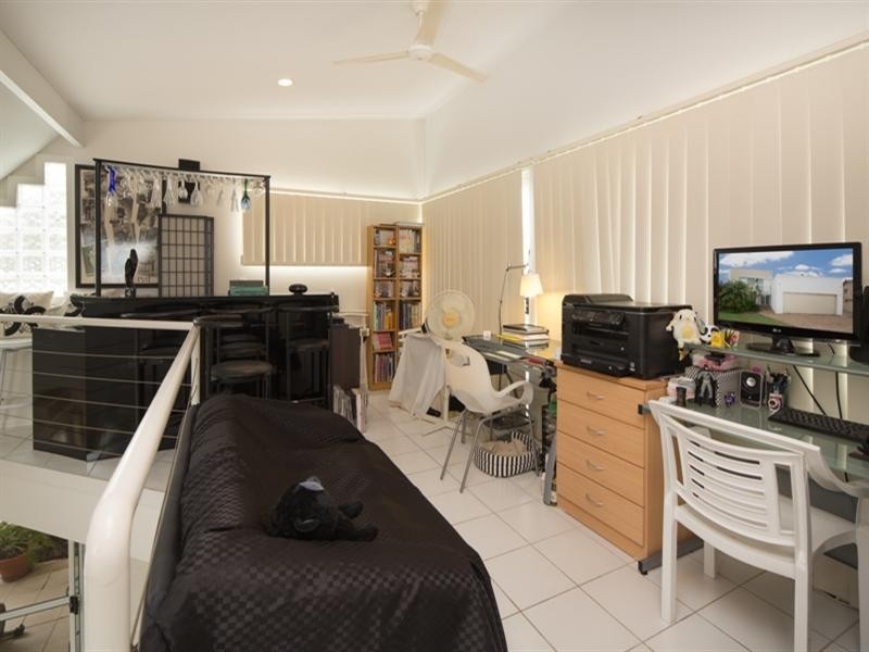 24 Crenshaw Court, Parkwood QLD 4214
