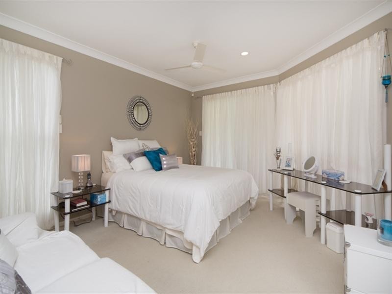 24 Crenshaw Court, Parkwood QLD 4214