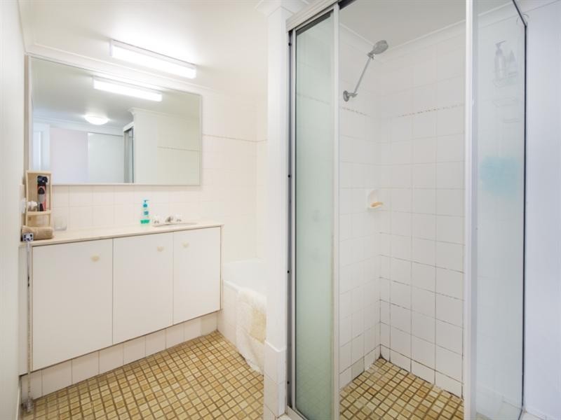 84 Silverton Apartments. 2940 Gold Coast Highway, Surfers Paradise QLD 4217