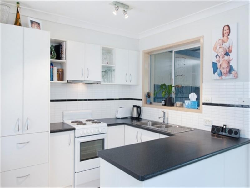 2/19 Corunna Crescent, Ashmore QLD 4214