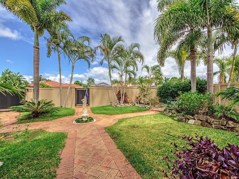 27 Crestwood Drive, Molendinar QLD 4214