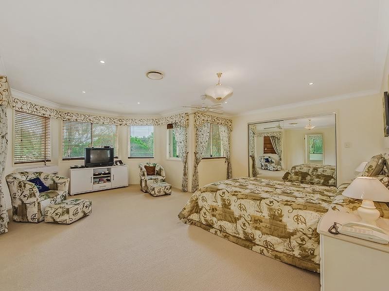 27 Crestwood Drive, Molendinar QLD 4214