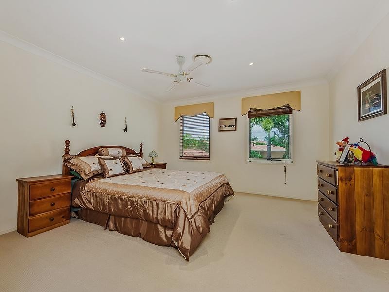 27 Crestwood Drive, Molendinar QLD 4214