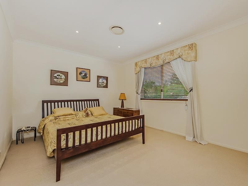 27 Crestwood Drive, Molendinar QLD 4214