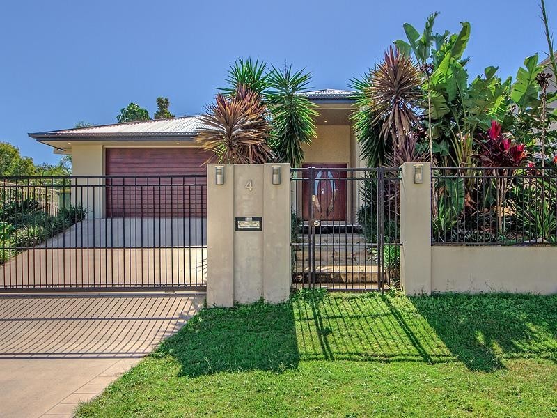 4 Riverbank Court, Ashmore QLD 4214