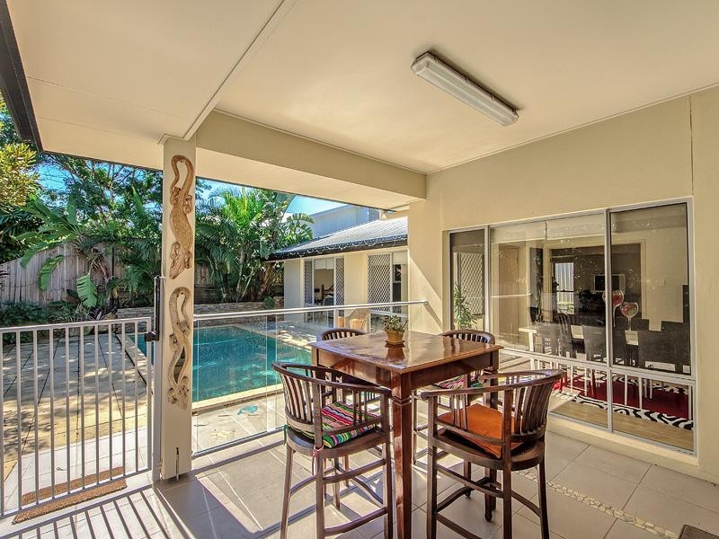 4 Riverbank Court, Ashmore QLD 4214